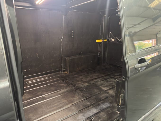 2025 Ford Transit Custom