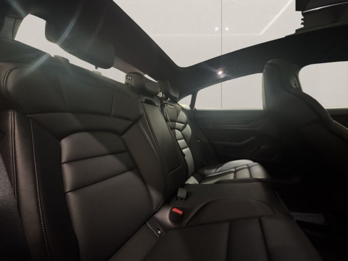 2022 Porsche Taycan