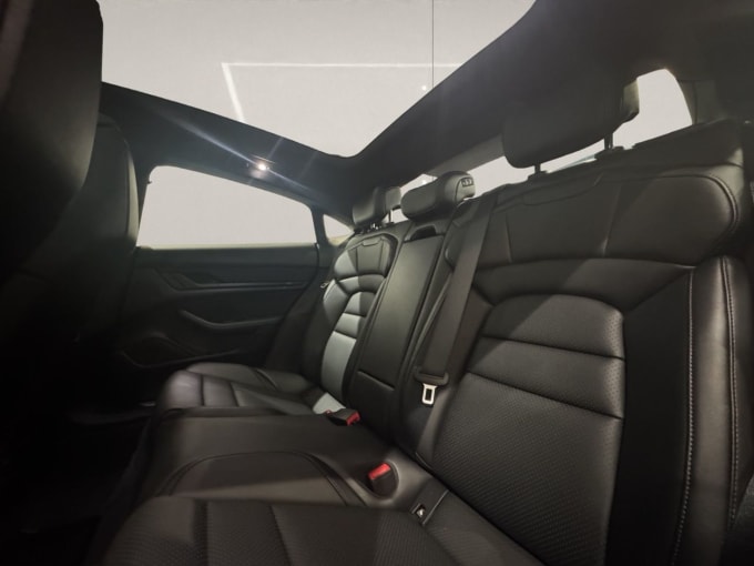 2022 Porsche Taycan