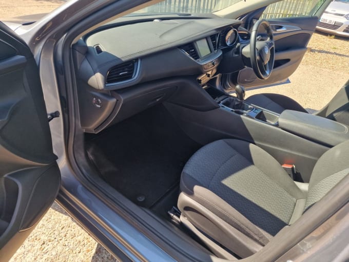 2025 Vauxhall Insignia