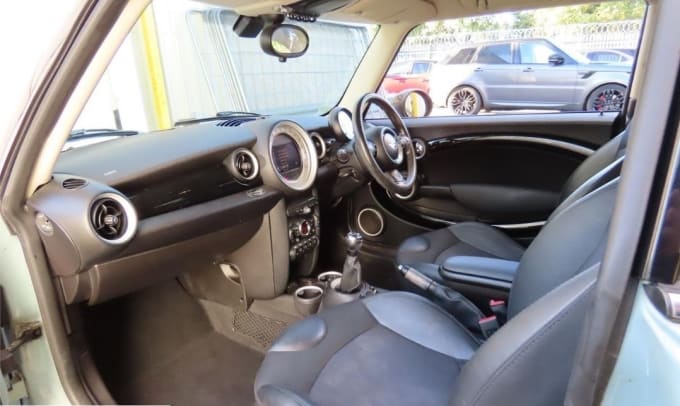 2025 Mini Hatch
