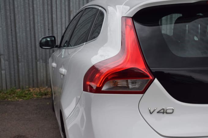 2024 Volvo V40