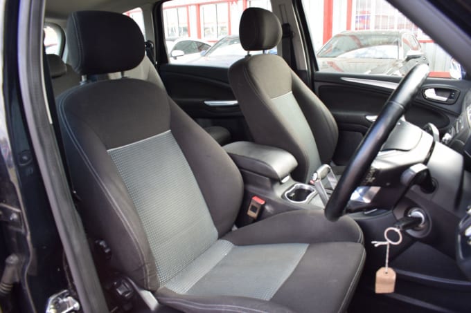 2025 Ford S-max