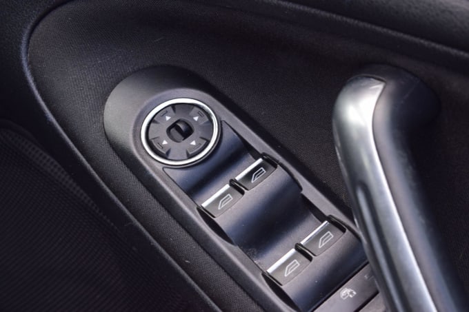 2025 Ford S-max