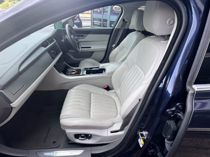 2025 Jaguar Xf