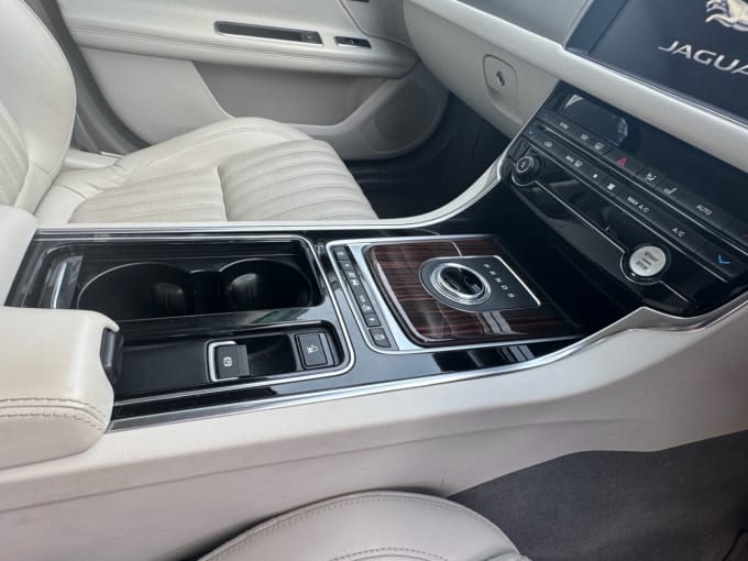2025 Jaguar Xf