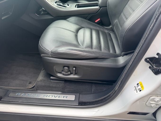 2025 Land Rover Range Rover Evoque