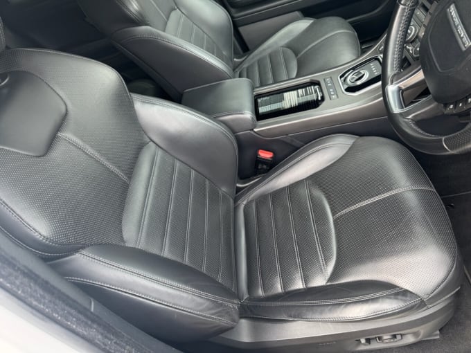 2025 Land Rover Range Rover Evoque