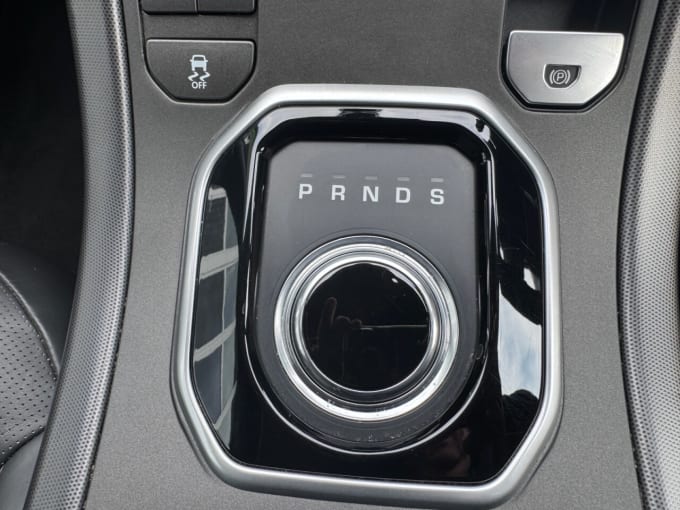 2025 Land Rover Range Rover Evoque