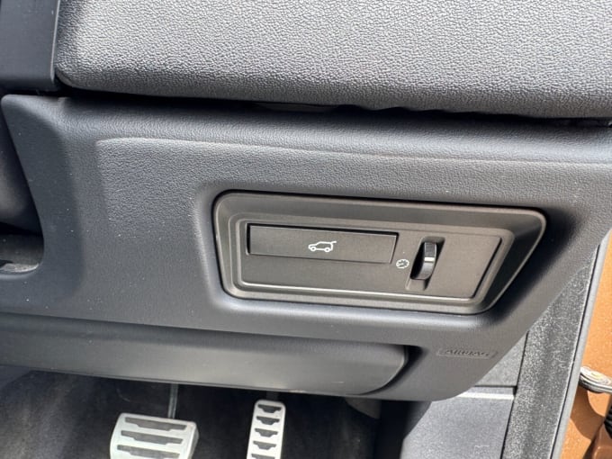 2025 Land Rover Range Rover Evoque