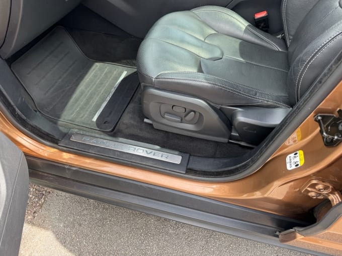 2025 Land Rover Range Rover Evoque