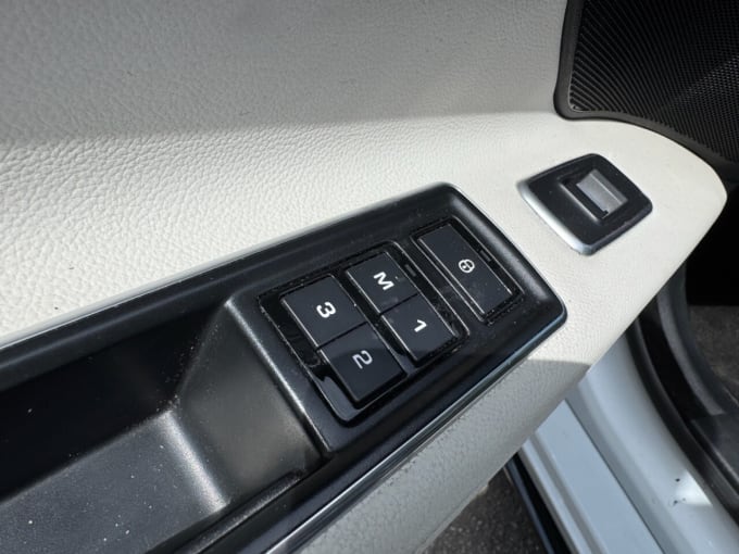 2025 Jaguar Xf