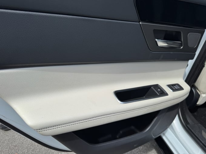 2025 Jaguar Xf
