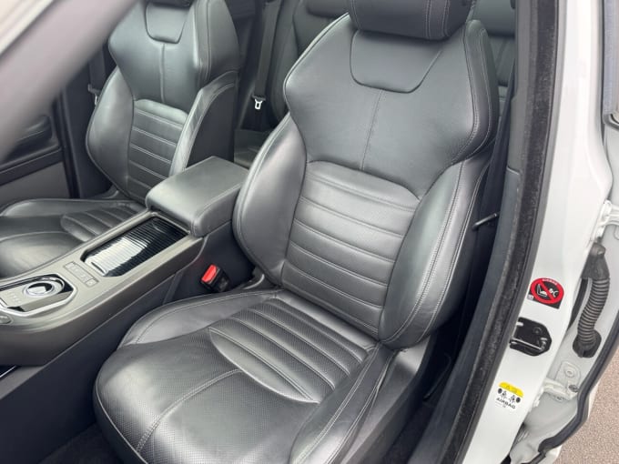 2025 Land Rover Range Rover Evoque