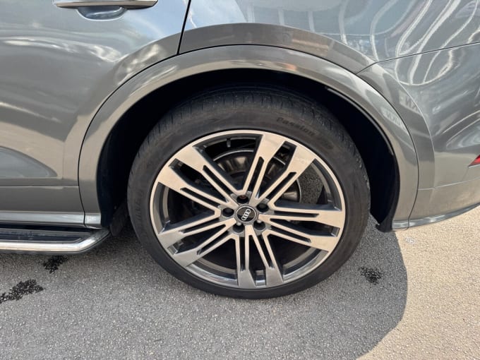 2025 Audi Sq5