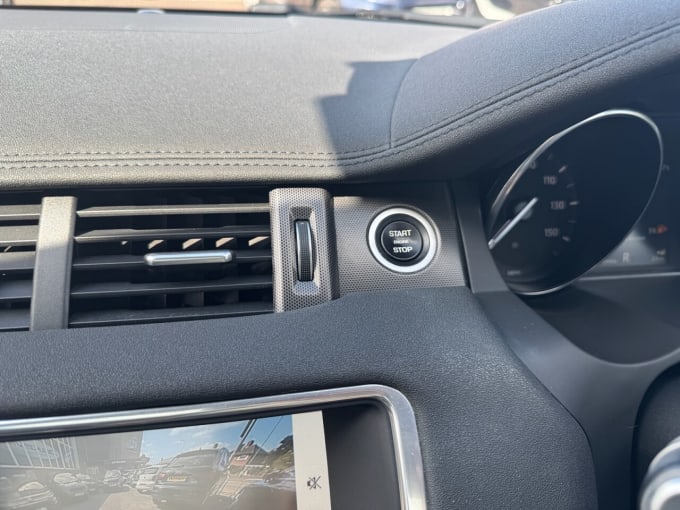 2025 Land Rover Range Rover Evoque