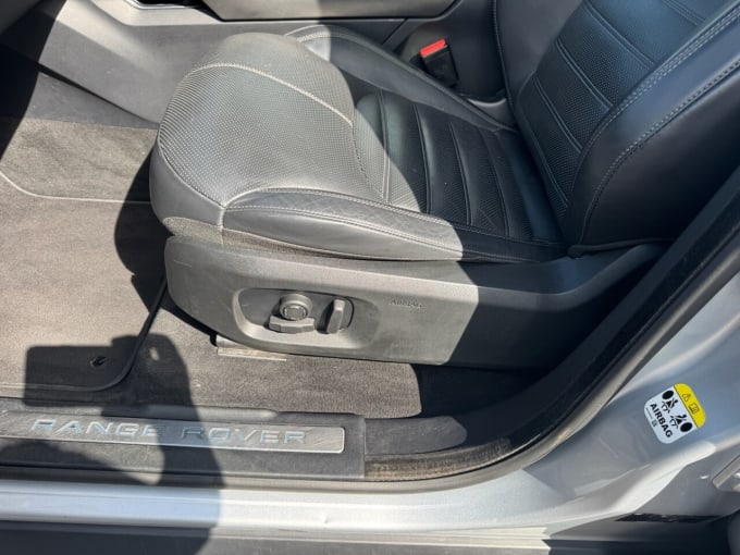 2025 Land Rover Range Rover Evoque