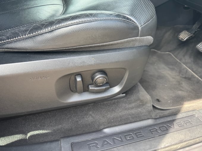 2025 Land Rover Range Rover Evoque