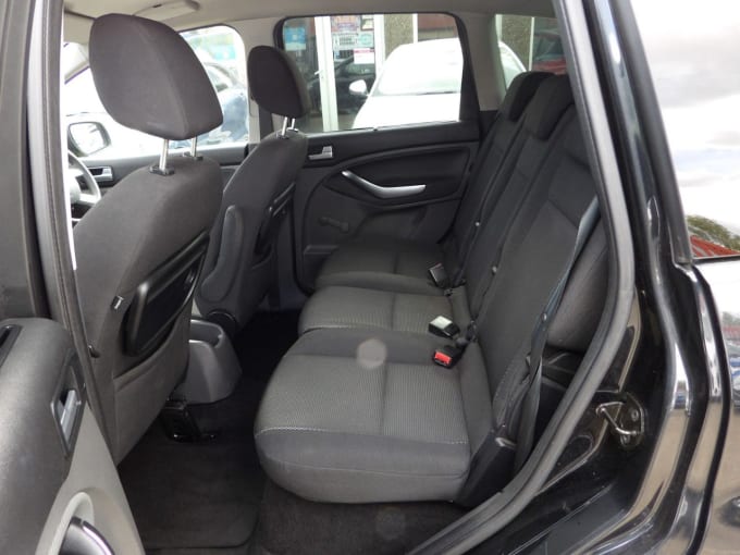 2025 Ford C-max