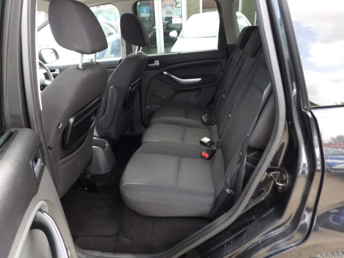 2025 Ford C-max