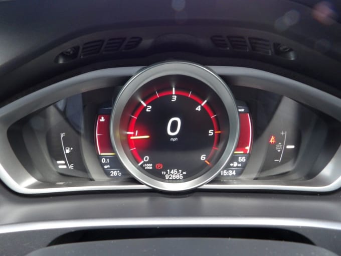 2025 Volvo V40