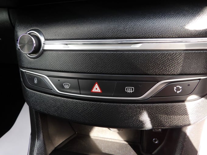 2025 Peugeot 308