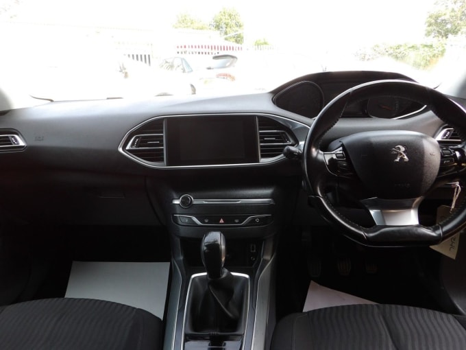 2025 Peugeot 308
