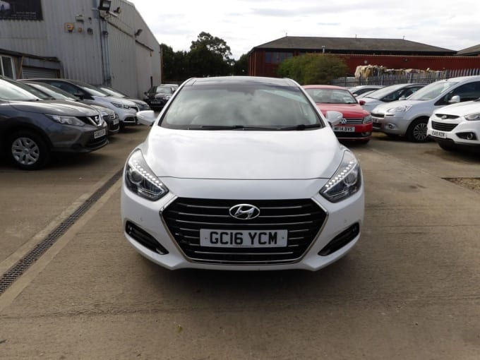 2025 Hyundai I40