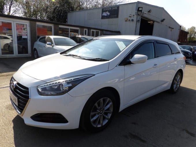 2025 Hyundai I40