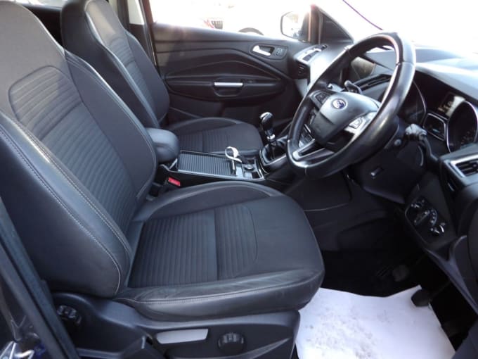 2025 Ford Kuga