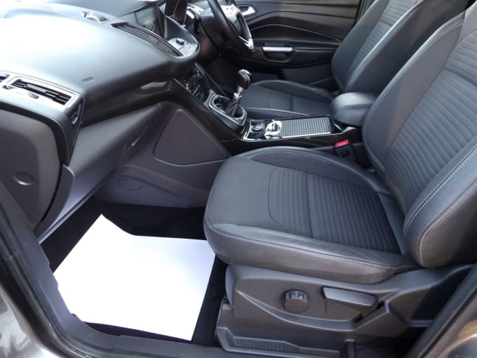 2025 Ford Kuga
