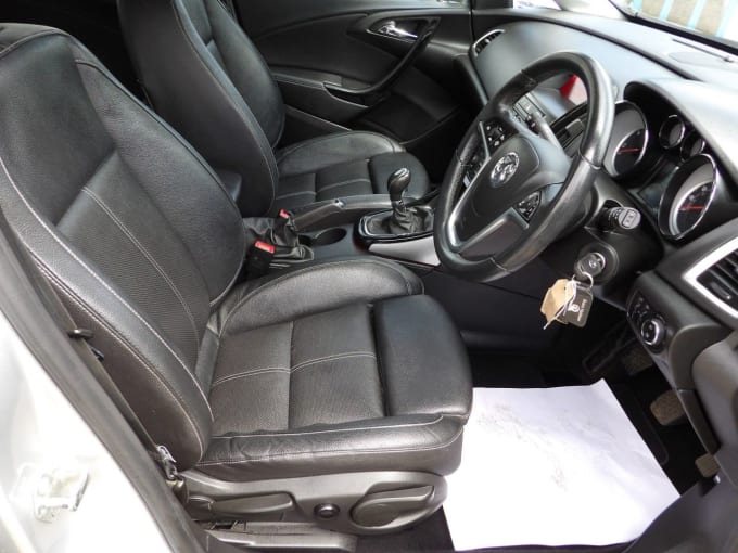 2025 Vauxhall Astra