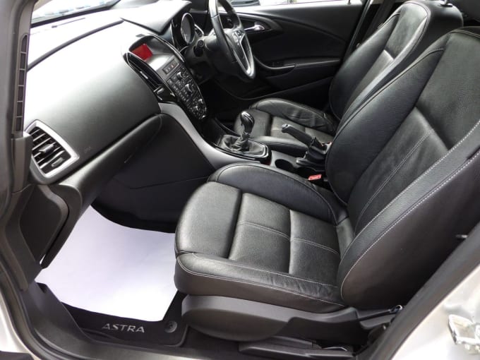 2025 Vauxhall Astra
