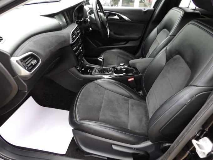 2025 Infiniti Q30
