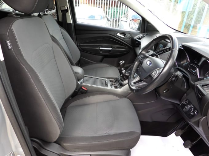 2025 Ford Kuga