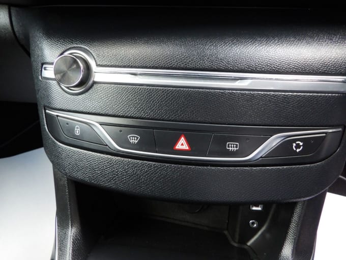 2025 Peugeot 308