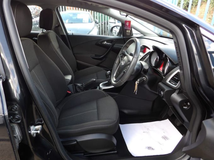 2025 Vauxhall Astra