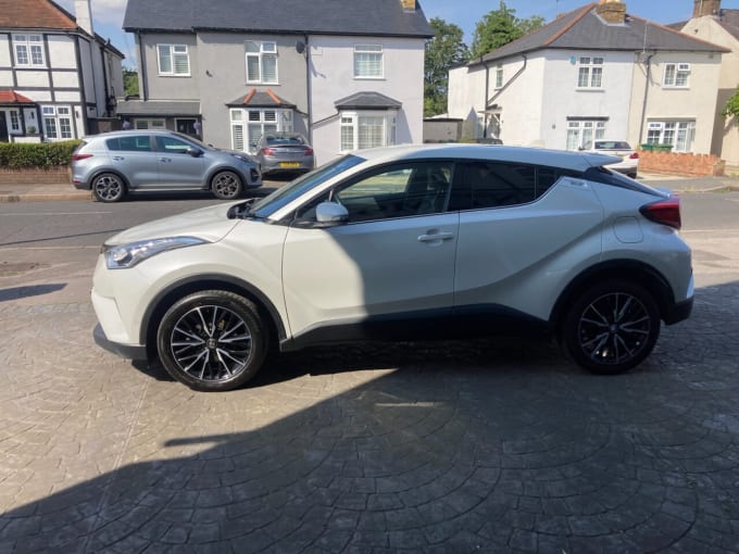 2025 Toyota Chr