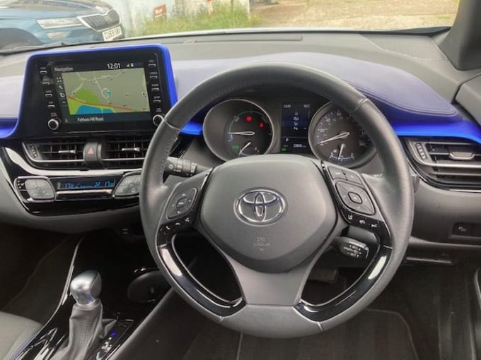 2025 Toyota C-hr