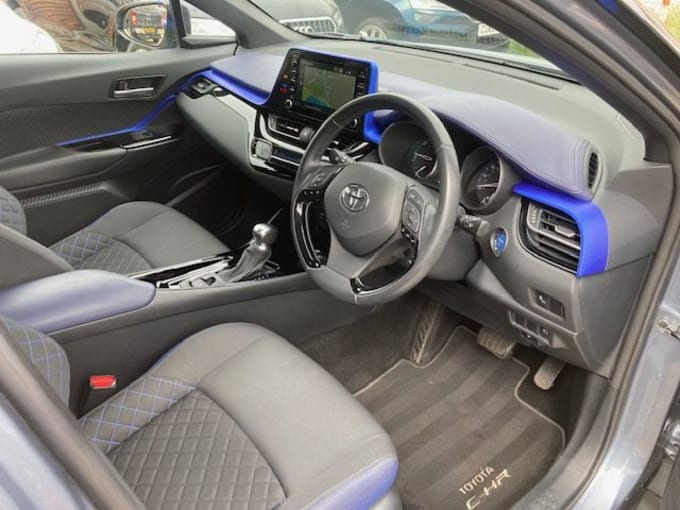 2025 Toyota C-hr
