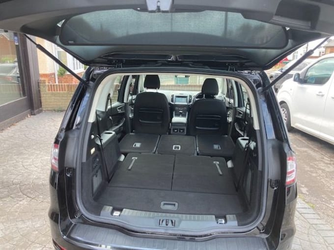2025 Ford Galaxy