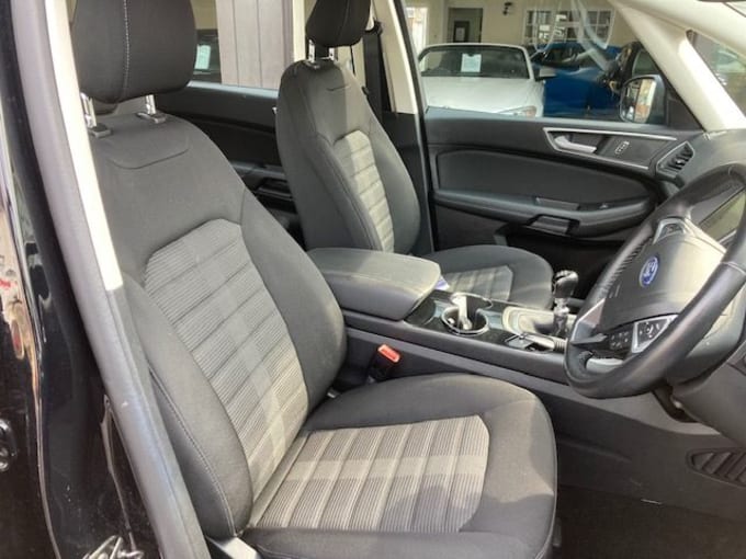 2025 Ford Galaxy
