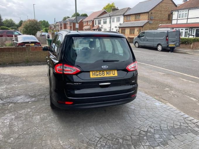 2025 Ford Galaxy