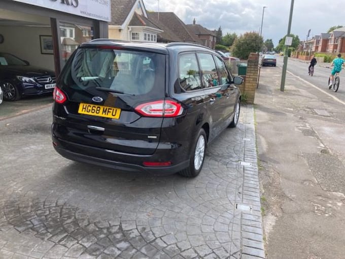 2025 Ford Galaxy