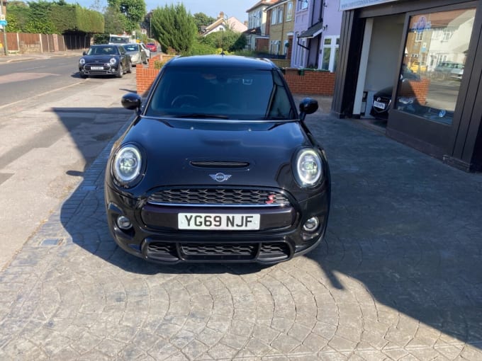 2025 Mini Hatch