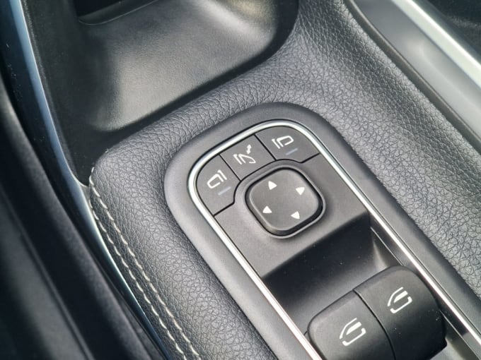 2025 Mercedes-benz Cla