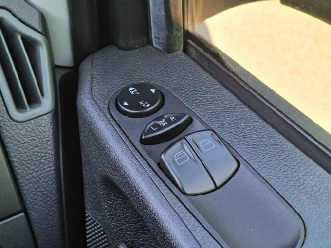 2025 Mercedes-benz Vito