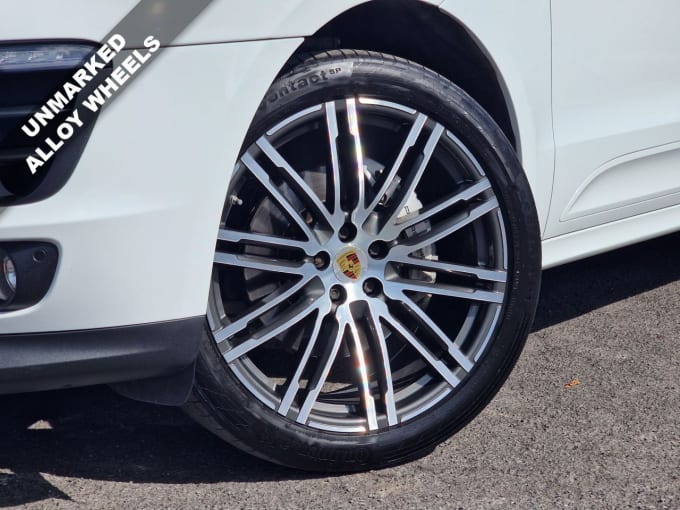 2025 Porsche Macan