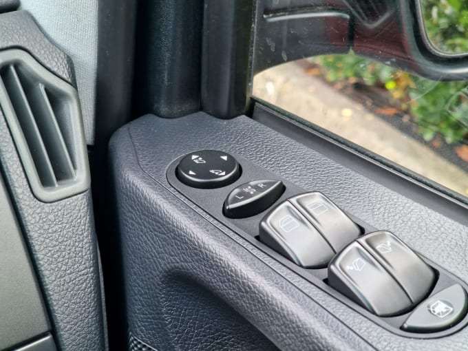 2025 Mercedes-benz Viano