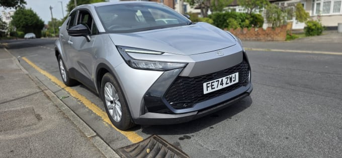 2025 Toyota C-hr